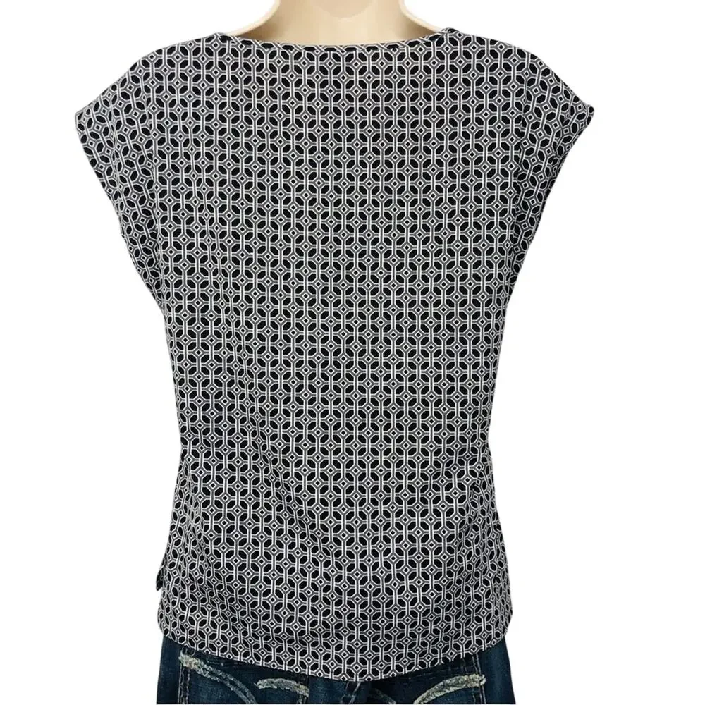 Banana Republic Black Gray Geometric Trellis Print Popover Top Split Scoop Neck